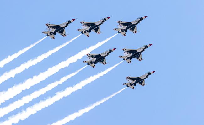 Six air force planes flying in sync